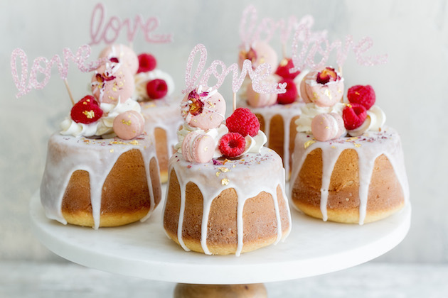 Mini-Valentines-Cake_1_ValentinesDay_Blog